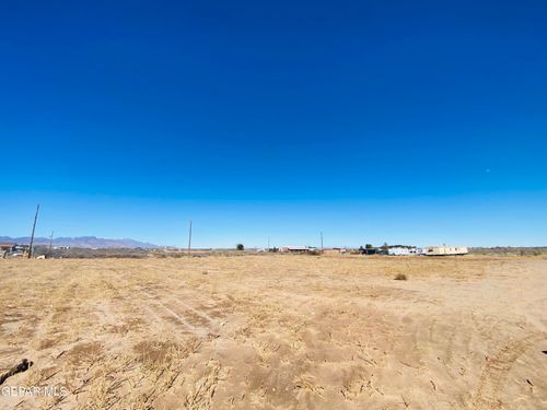 2080 Green Tree Loop, Chaparral, NM, 88081 | Card Image