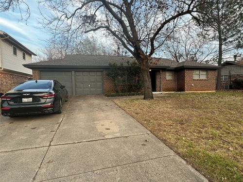 513 Simmons Dr, Euless, TX, 76040-4410 | Card Image