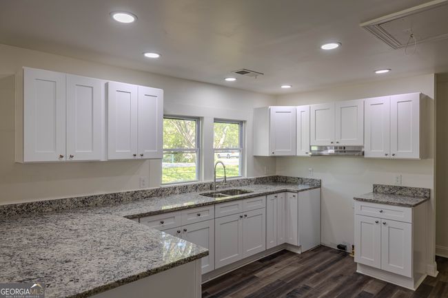 8 Mill St Sw, House other with 3 bedrooms, 2 bathrooms and null parking in Cave Spring GA | Image 17