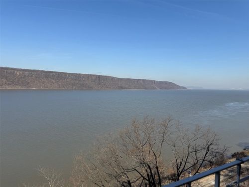 7f-709 Waburton Avenue, Yonkers, NY, 10701 | Card Image