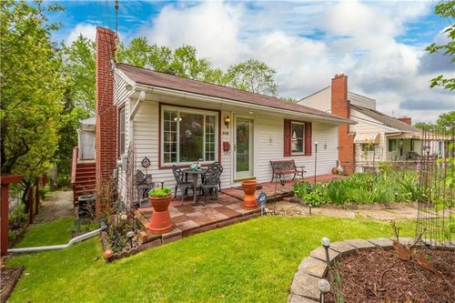 806 Kerry Hill Dr, Castle Shannon, PA, 15234-2519 | Card Image