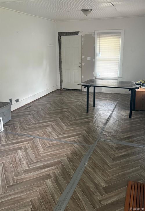 834 Remington Ave, Flint, MI, 48507-1648 | Card Image