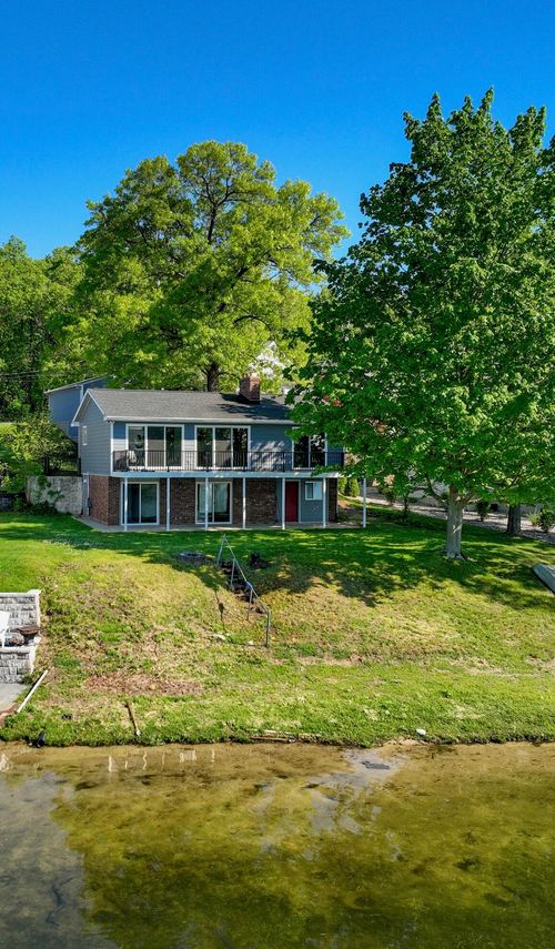 1304 N Eagle Lake Dr, Kalamazoo, MI, 49009-8430 | Card Image