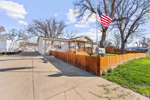 616 Willis Ave, Salina, KS, 67401-7040 | Card Image