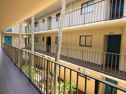209-5190 Las Verdes Cir, Delray Beach, FL, 33484-8048 | Card Image
