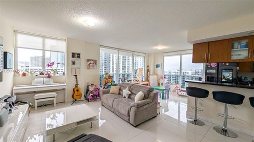 1605-601 Ne 23rd St, Miami, FL, 33137-5060 | Card Image