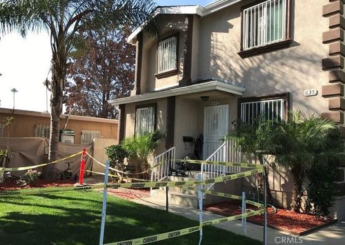 635 E 79th St, Los Angeles, CA, 90001-3205 | Card Image