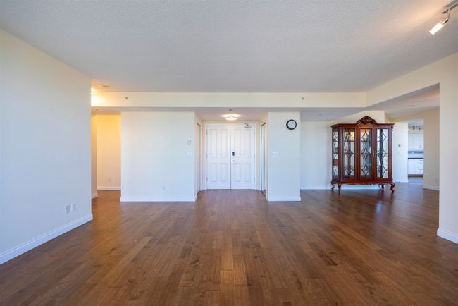 1702 - 4788 Hazel Street, Condo with 3 bedrooms, 2 bathrooms and 2 parking in Burnaby BC | Image 30