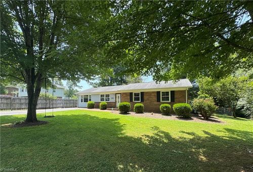 420 Logan Ct, King, NC, 27021-9409 | Card Image