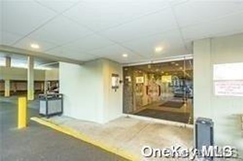 204-233 E Shore Road, Great Neck, NY, 11023 | Card Image