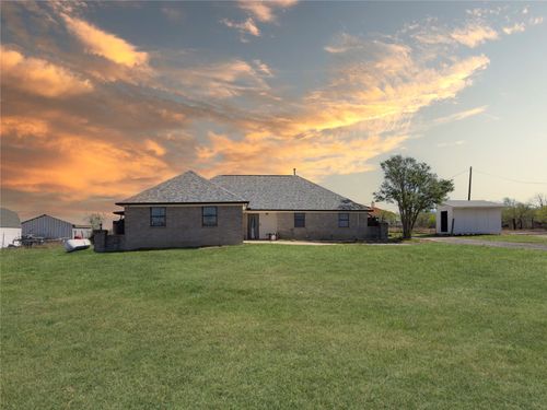 2412 Williamson Rd, Lockhart, TX, 78644-2298 | Card Image