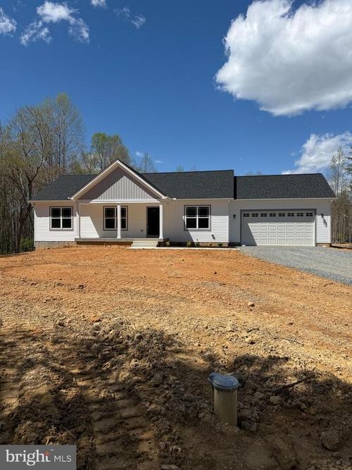 5244 Pendleton Farm Rd, BUMPASS, VA, 23024-8846 | Card Image