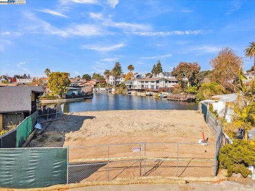 641 Sandalwood Isle, Alameda, CA, 94501-5641 | Card Image