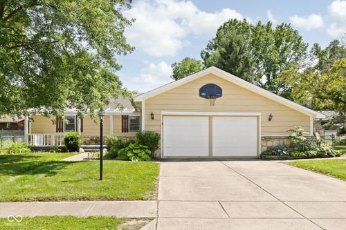 721 Pioneer Dr, Indianapolis, IN, 46217-3651 | Card Image