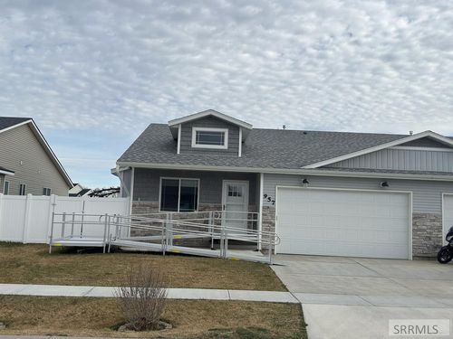 957 Pinewood St, Chubbuck, ID, 83202-2618 | Card Image