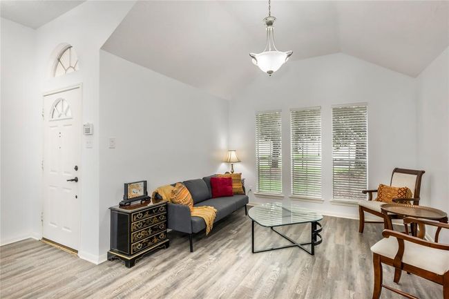 7511 Alderly Dr, House other with 4 bedrooms, 2 bathrooms and 2 parking in Spring TX | Image 7