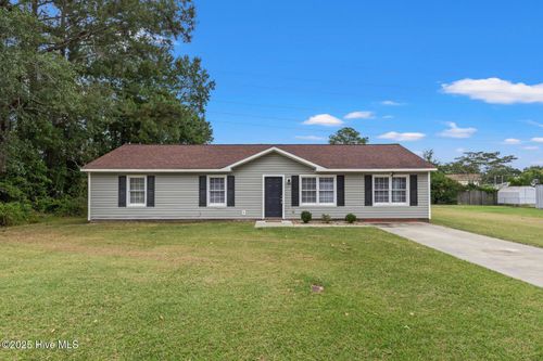 136 Sandy Dr, Jacksonville, NC, 28546-4640 | Card Image