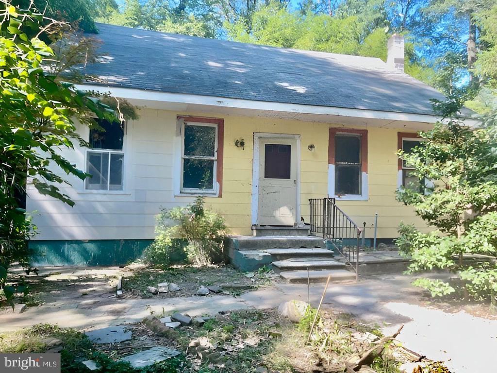 Garnet Ave, Mount Laurel, NJ 08054