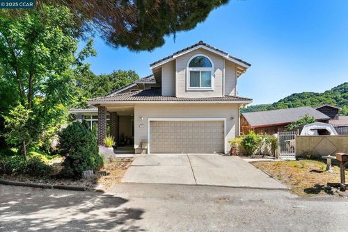 615 Stanley Ln, El Sobrante, CA, 94803-3600 | Card Image