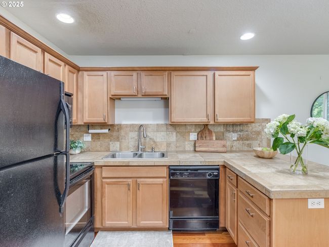 4819 Sw Beaverton Hillsdale Hwy, House attached with 2 bedrooms, 2 bathrooms and 2 parking in Portland OR | Image 7