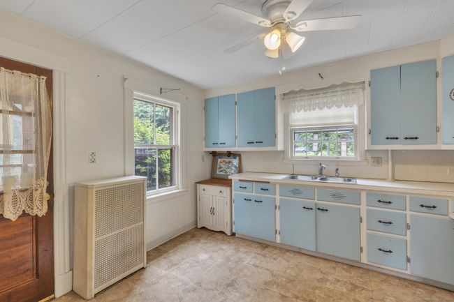 Kitchen | Image 11