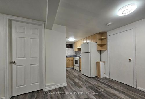 22 Northpark Rd, Barrie, ON, L4M2J3 | Card Image