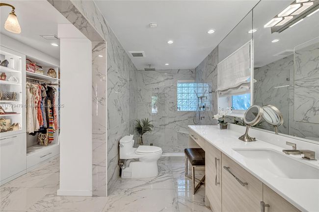 4515 N Bay Rd, House other with 3 bedrooms, 3 bathrooms and null parking in Miami Beach FL | Image 15