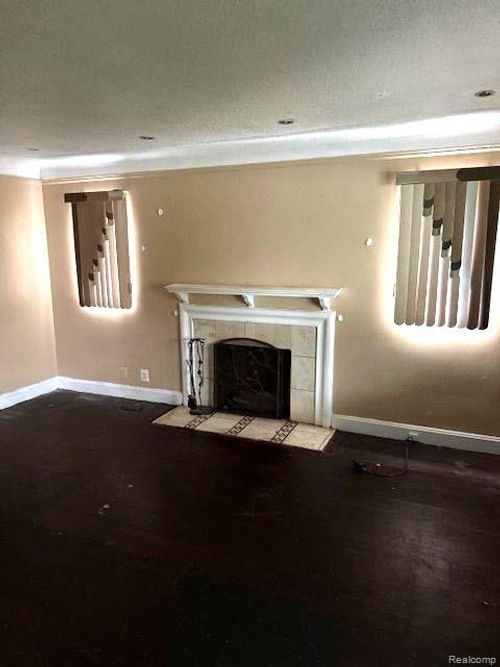 22482 W Mcnichols Rd, Detroit, MI, 48219-3163 | Card Image
