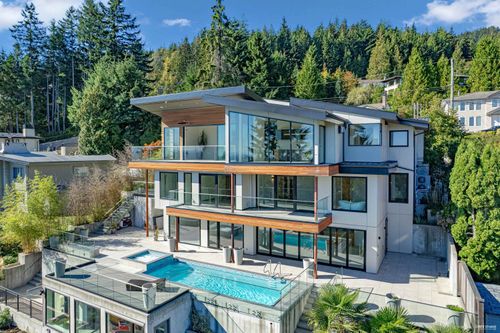 535 Craigmohr Dr, West Vancouver, BC, V7S1W8 | Card Image