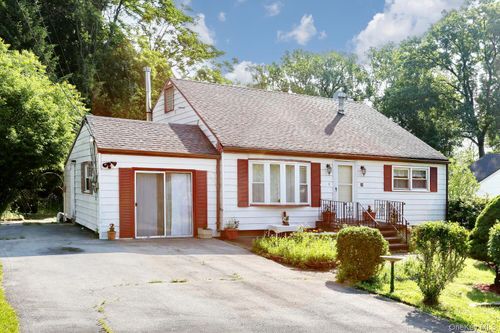 38 Wilson St, Middletown, NY, 10940-4225 | Card Image