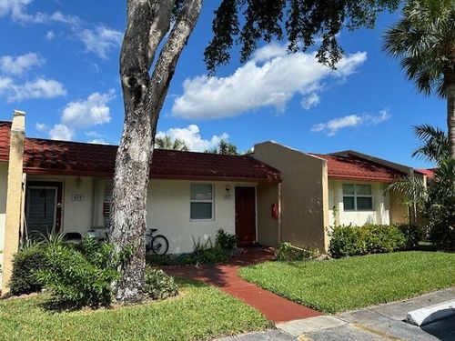 417 Lake Evelyn Dr, West Palm Beach, FL, 33411-2042 | Card Image