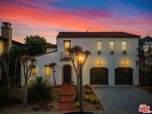 7578 Coastal View Dr, Los Angeles, CA, 90045-1273 | Card Image