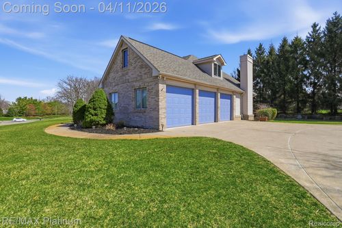 6513 E Ridge Ct, Brighton, MI, 48116-8287 | Card Image