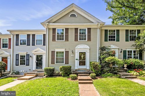49 Huntley Ct, STERLING, VA, 20165-5773 | Card Image
