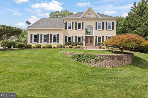 9900 Chappell Ln, VIENNA, VA, 22181-5320 | Card Image