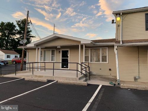 a-3585 Chambersburg Rd, BIGLERVILLE, PA, 17307-9561 | Card Image