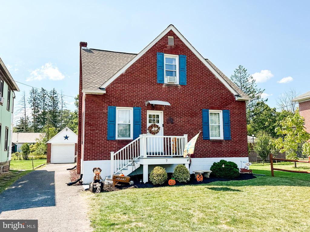 Holly Ave, Cumberland, MD 21502