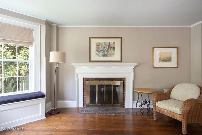 Main Living Room | Image 12