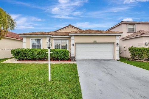 3059 Dogwood Ln, Margate, FL, 33063-8017 | Card Image