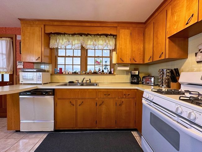 16 Cornell Dr, House other with 4 bedrooms, 2 bathrooms and 2 parking in Dennis Port MA | Image 23