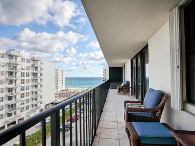 6110 - 3460 S Ocean Boulevard, Condo with 2 bedrooms, 2 bathrooms and null parking in Palm Beach FL | Image 2