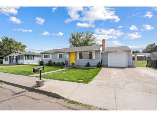 245 W Highland Ave, Hermiston, OR, 97838-2327 | Card Image