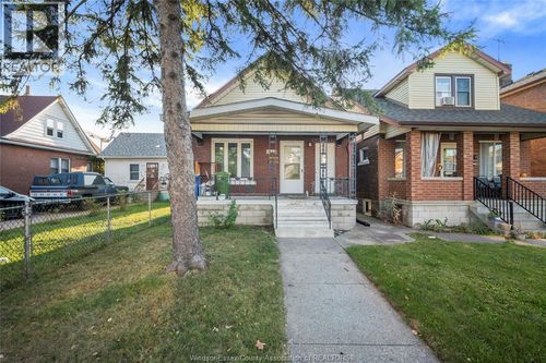 {{alt}} | Card Image