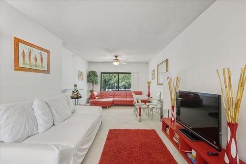 212-2105 Lavers Cir, Delray Beach, FL, 33444-7606 | Card Image