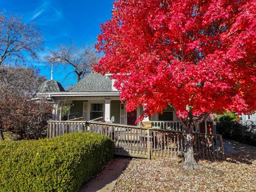 820 W 1st Ave, El Dorado, KS, 67042-1705 | Card Image