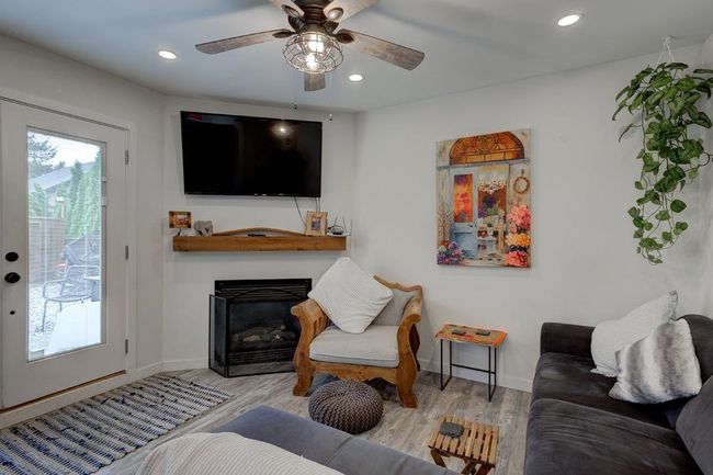 12033 261 St, House other with 4 bedrooms, 3 bathrooms and 8 parking in Maple Ridge BC | Image 29