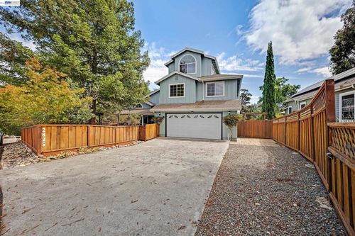 2825 Hillcrest Ave, Hayward, CA, 94542-1618 | Card Image