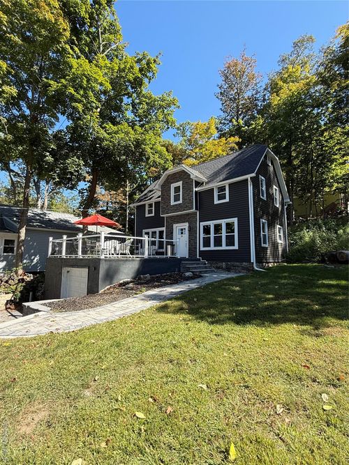28 Sterling Rd, Greenwood Lake, NY, 10925-2409 | Card Image