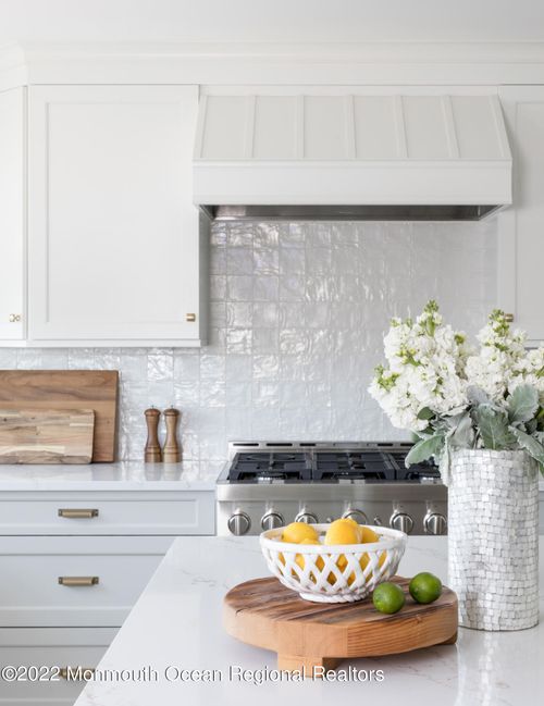 76 Bridge Ave, Bay Head, NJ, 08742-5002 | Card Image