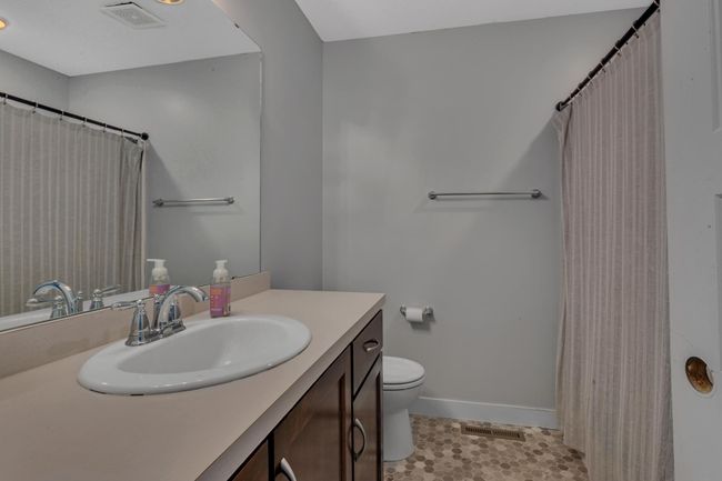 Full Upper Level Bath | Image 25
